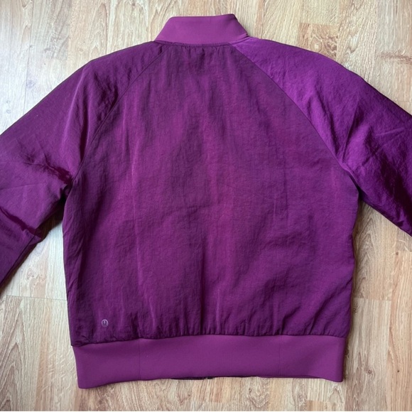 Lululemon Non-Stop Bomber Jacket Quilted
Reversible in Marvel - Women’s Size 6 - Picture 8 of 14